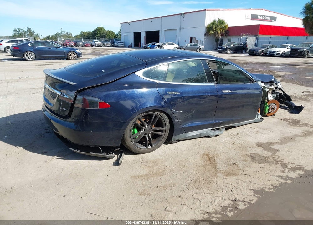 2014 TESLA MODEL S P85 VIN: 5YJSA1H15EFP43884