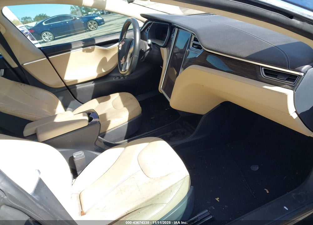 2014 TESLA MODEL S P85 VIN: 5YJSA1H15EFP43884