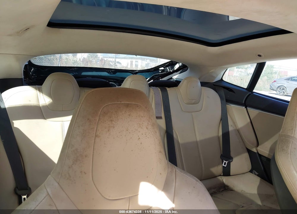 2014 TESLA MODEL S P85 VIN: 5YJSA1H15EFP43884