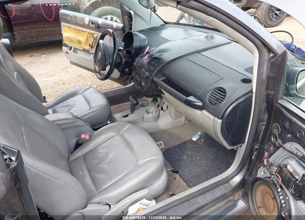 2005 VOLKSWAGEN NEW BEETLE GLS VIN: 3VWCM31Y75M368250