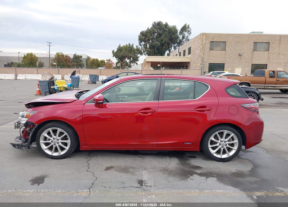 2013 LEXUS CT 200H VIN: JTHKD5BHXD2130986