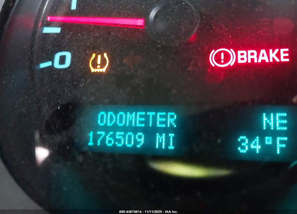 2011 CHEVROLET SILVERADO 1500 LT VIN: 1GCRKSE35BZ361402
