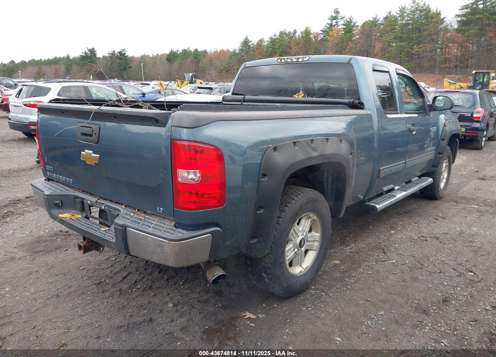 2011 CHEVROLET SILVERADO 1500 LT VIN: 1GCRKSE35BZ361402