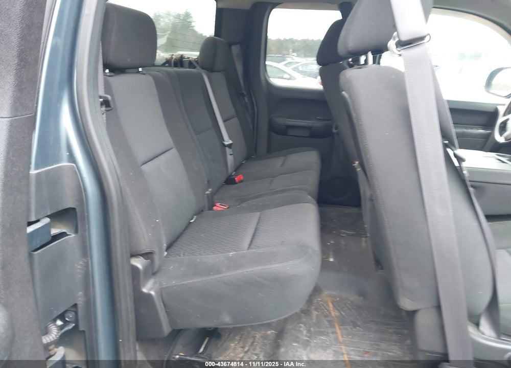 2011 CHEVROLET SILVERADO 1500 LT VIN: 1GCRKSE35BZ361402