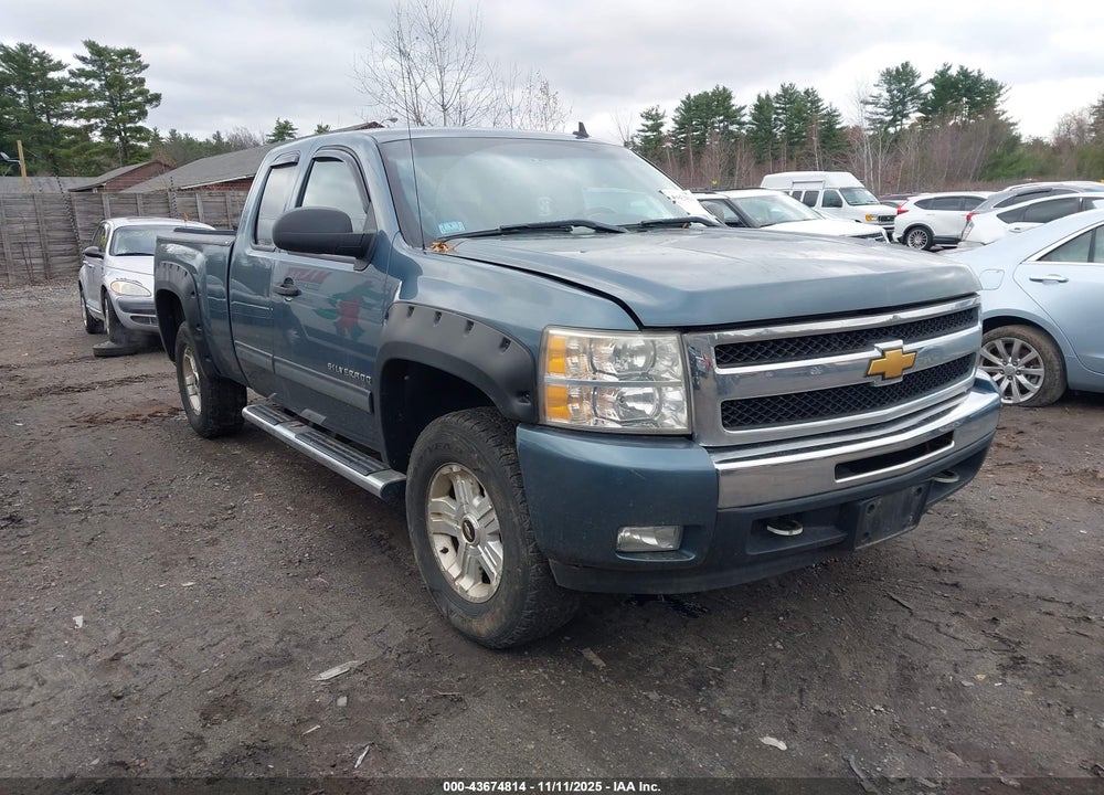2011 CHEVROLET SILVERADO 1500 LT VIN: 1GCRKSE35BZ361402