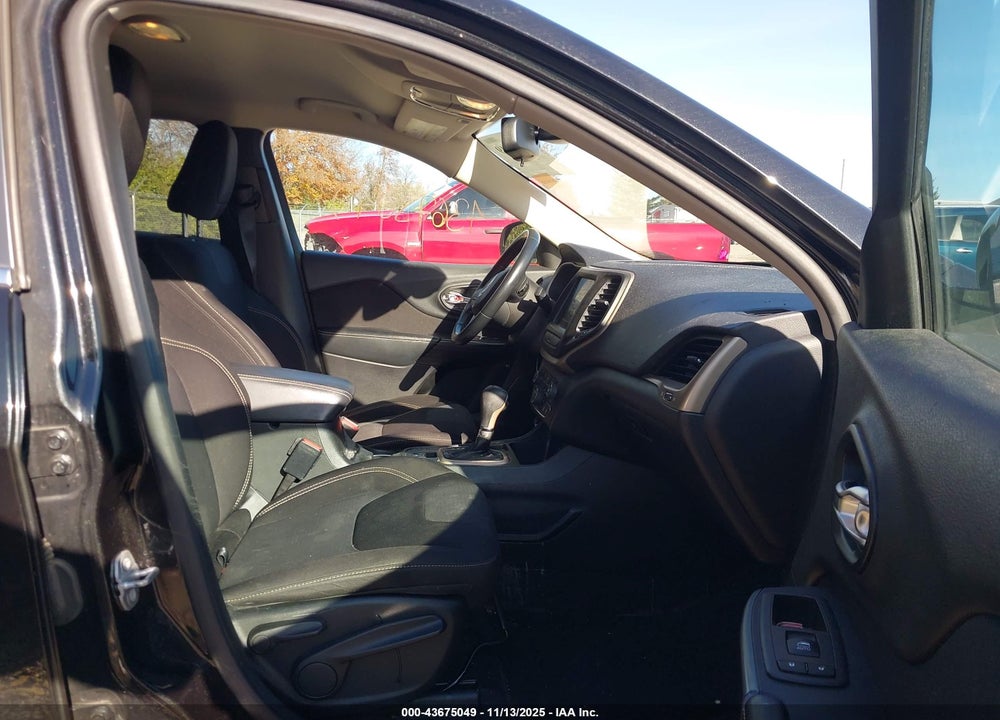 2015 JEEP CHEROKEE LATITUDE VIN: 1C4PJLCB9FW712006