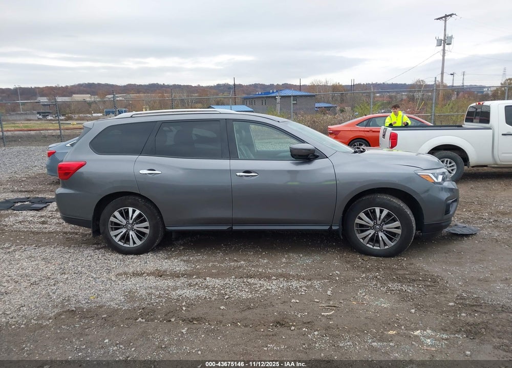 2018 NISSAN PATHFINDER SL VIN: 5N1DR2MM8JC613477