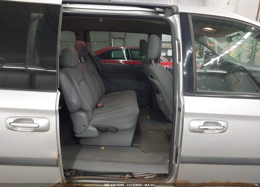 2006 CHRYSLER TOWN & COUNTRY VIN: 1A4GP45R96B755583