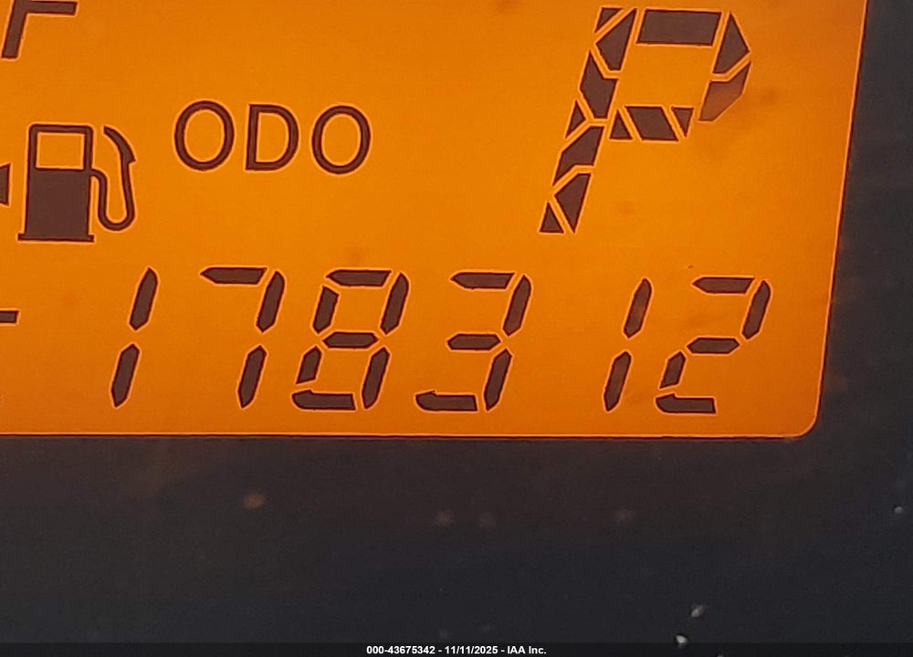 2011 TOYOTA YARIS VIN: JTDKT4K31B5332050