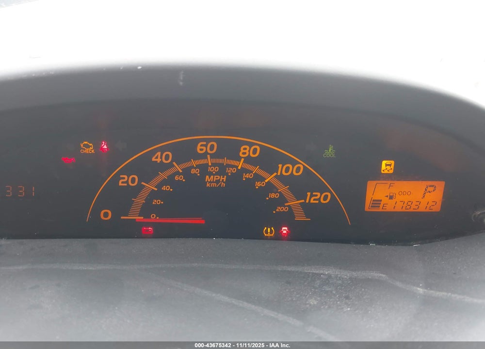 2011 TOYOTA YARIS VIN: JTDKT4K31B5332050
