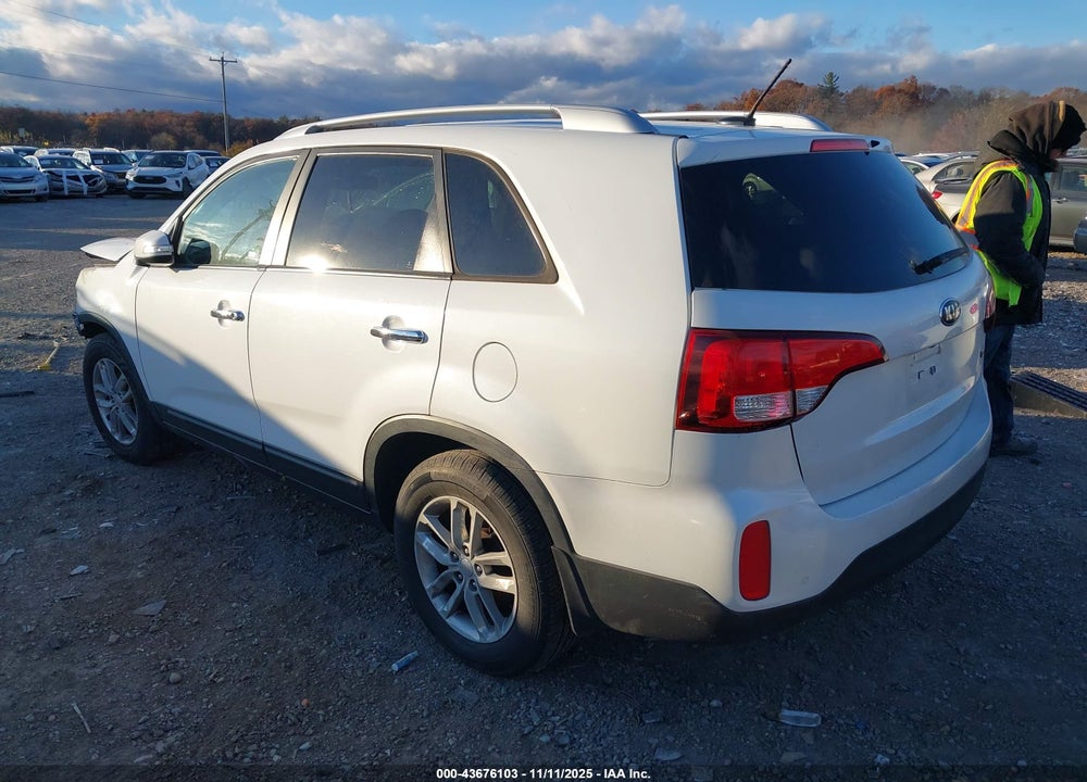 2014 KIA SORENTO LX VIN: 5XYKT4A6XEG517687