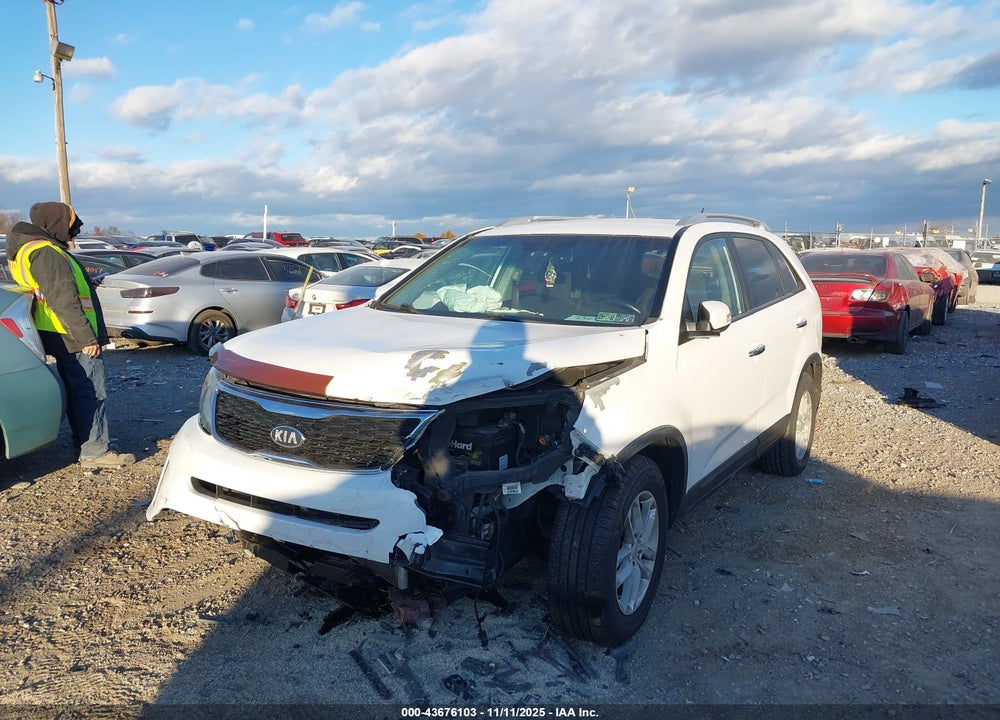 2014 KIA SORENTO LX VIN: 5XYKT4A6XEG517687