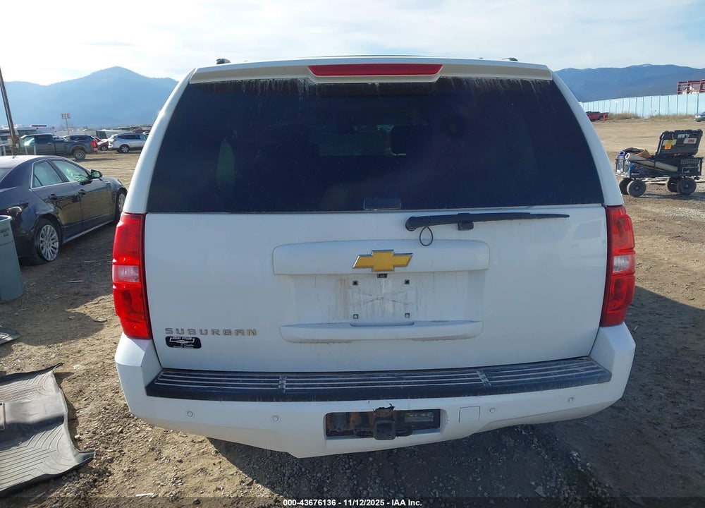2014 CHEVROLET SUBURBAN 1500 LT VIN: 1GNSKJE76ER234362