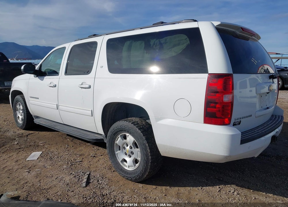 2014 CHEVROLET SUBURBAN 1500 LT VIN: 1GNSKJE76ER234362