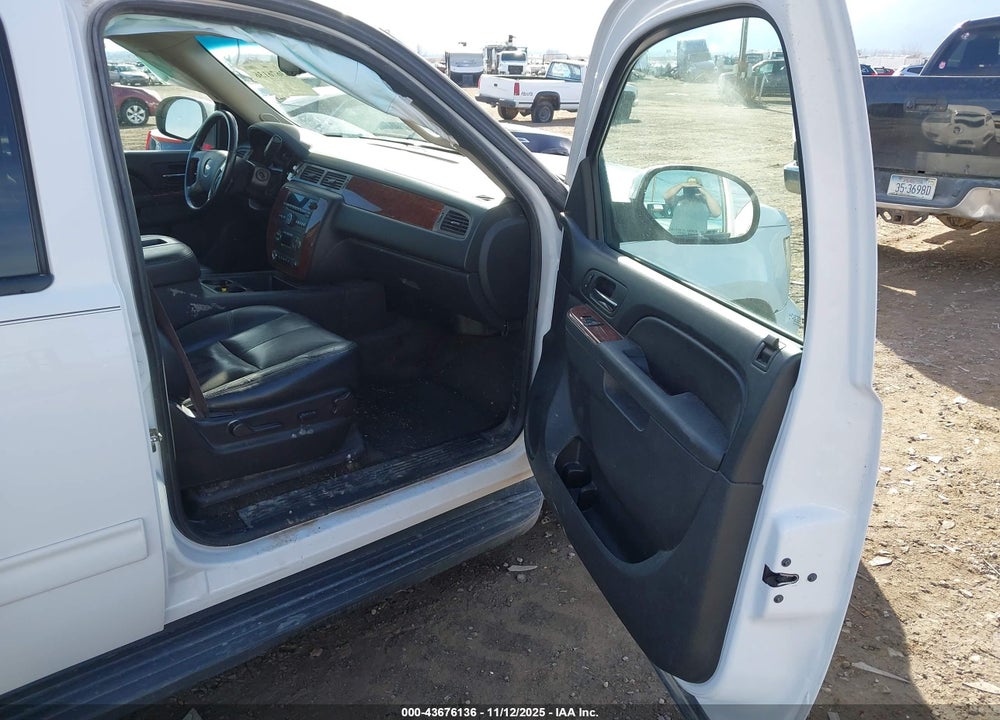 2014 CHEVROLET SUBURBAN 1500 LT VIN: 1GNSKJE76ER234362