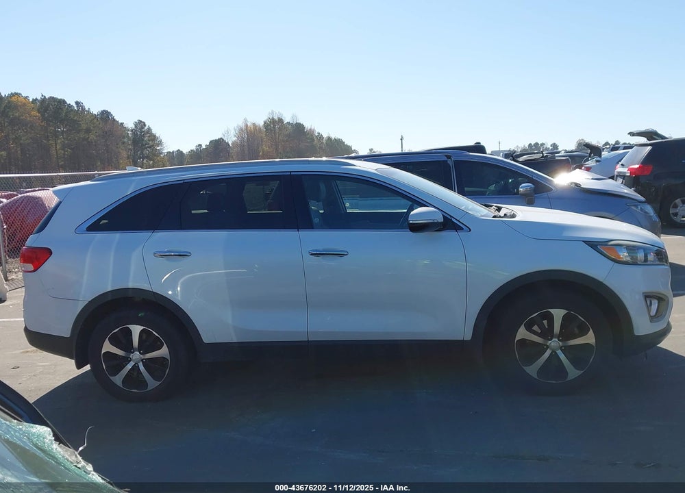 2016 KIA SORENTO VIN: 5XYPH4A10GG035101