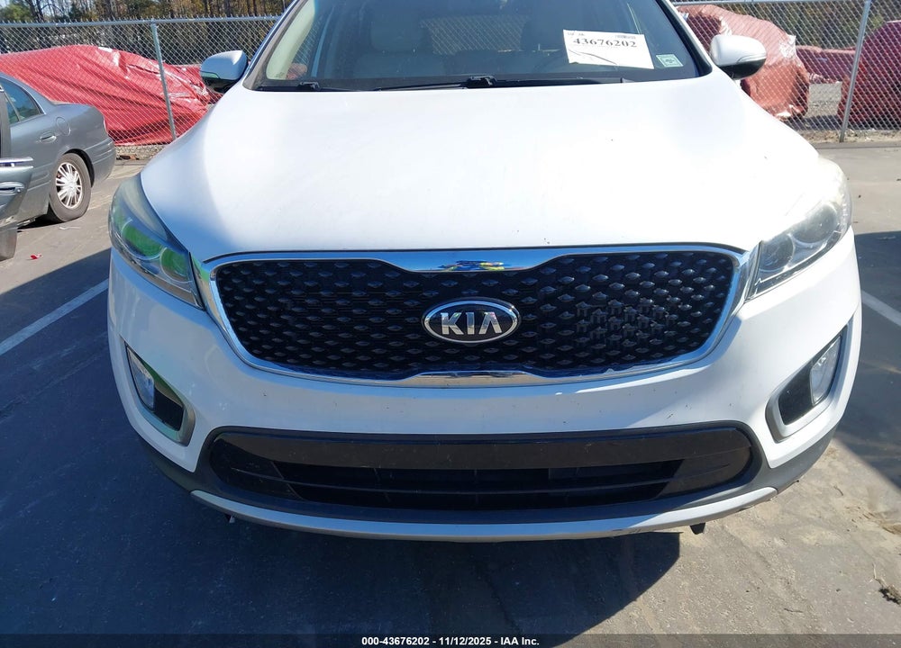 2016 KIA SORENTO VIN: 5XYPH4A10GG035101