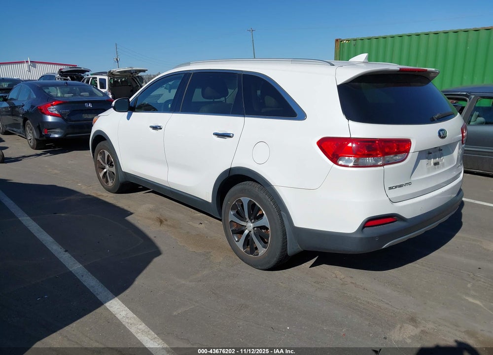 2016 KIA SORENTO VIN: 5XYPH4A10GG035101