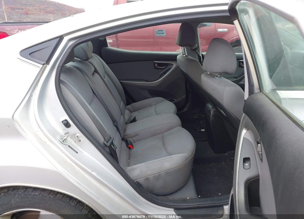 2013 HYUNDAI ELANTRA GLS VIN: 5NPDH4AE8DH264071