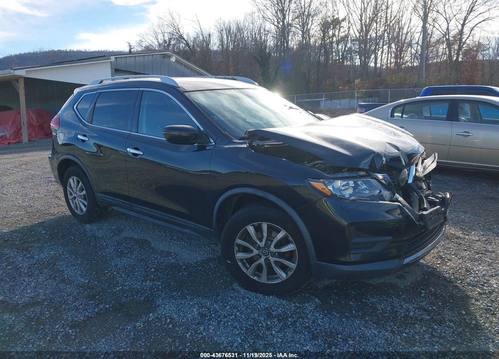 2018 NISSAN ROGUE SV VIN: KNMAT2MV4JP504881