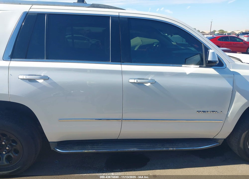 2016 GMC YUKON DENALI VIN: 1GKS2CKJ8GR210852