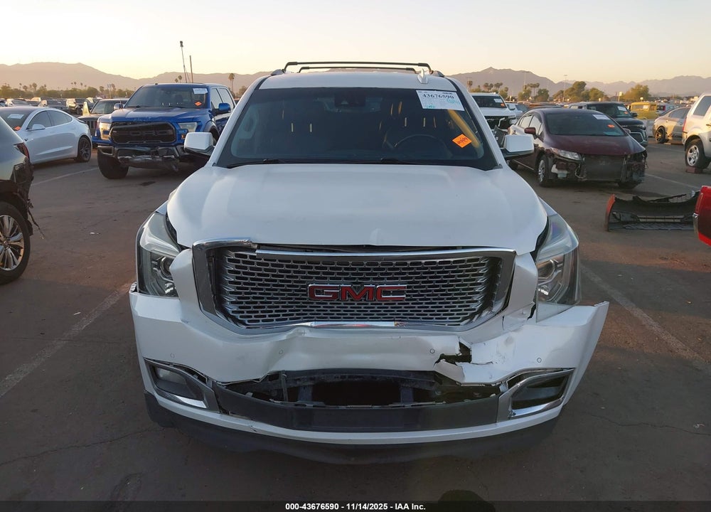 2016 GMC YUKON DENALI VIN: 1GKS2CKJ8GR210852