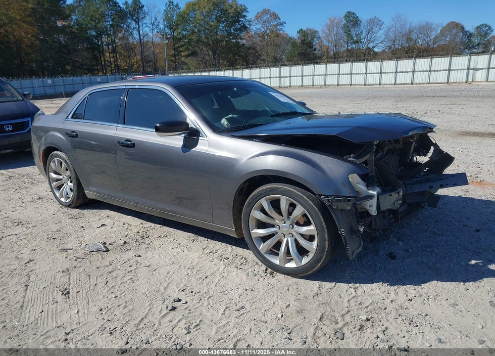 2019 CHRYSLER 300 LIMITED VIN: 2C3CCAEG5KH536445
