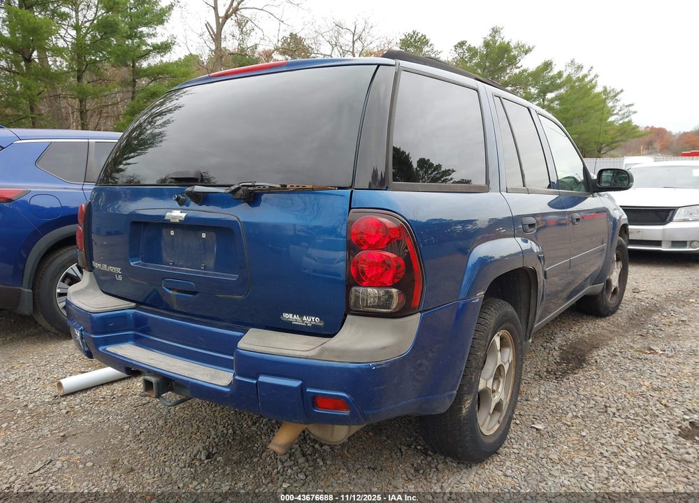 2006 CHEVROLET TRAILBLAZER LS VIN: 1GNDT13S762306810