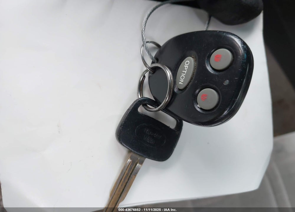 2001 TOYOTA CAMRY CE VIN: 4T1BG22K11U071521