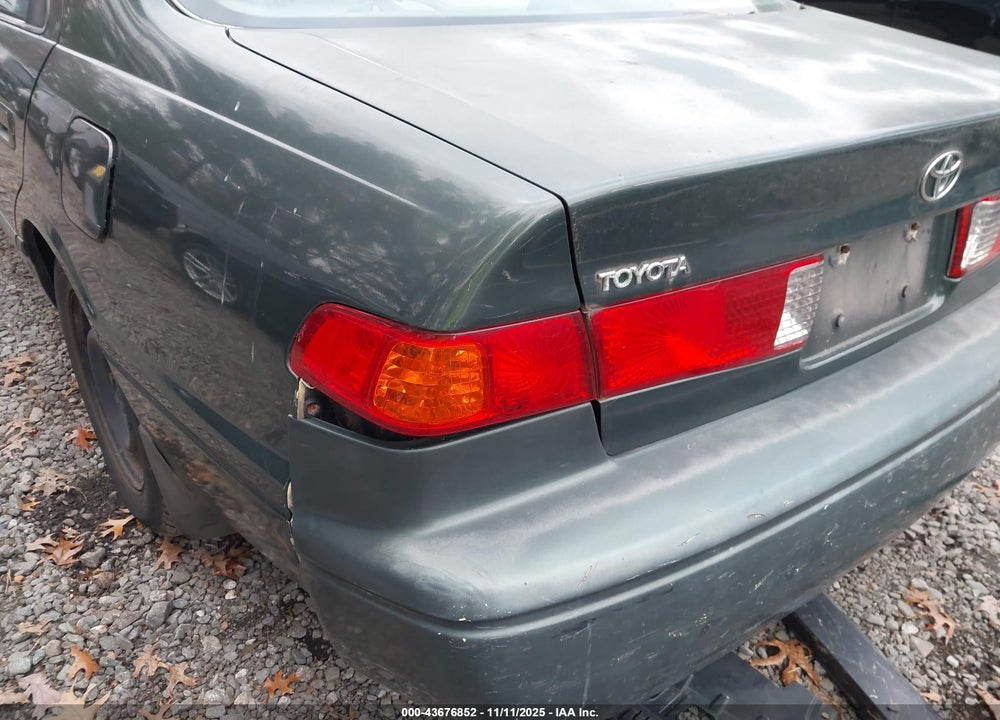 2001 TOYOTA CAMRY CE VIN: 4T1BG22K11U071521