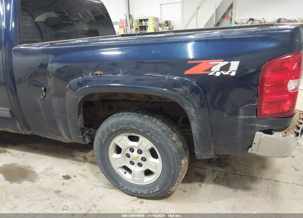 2009 CHEVROLET SILVERADO 1500 LT VIN: 1GCEK29009Z283894
