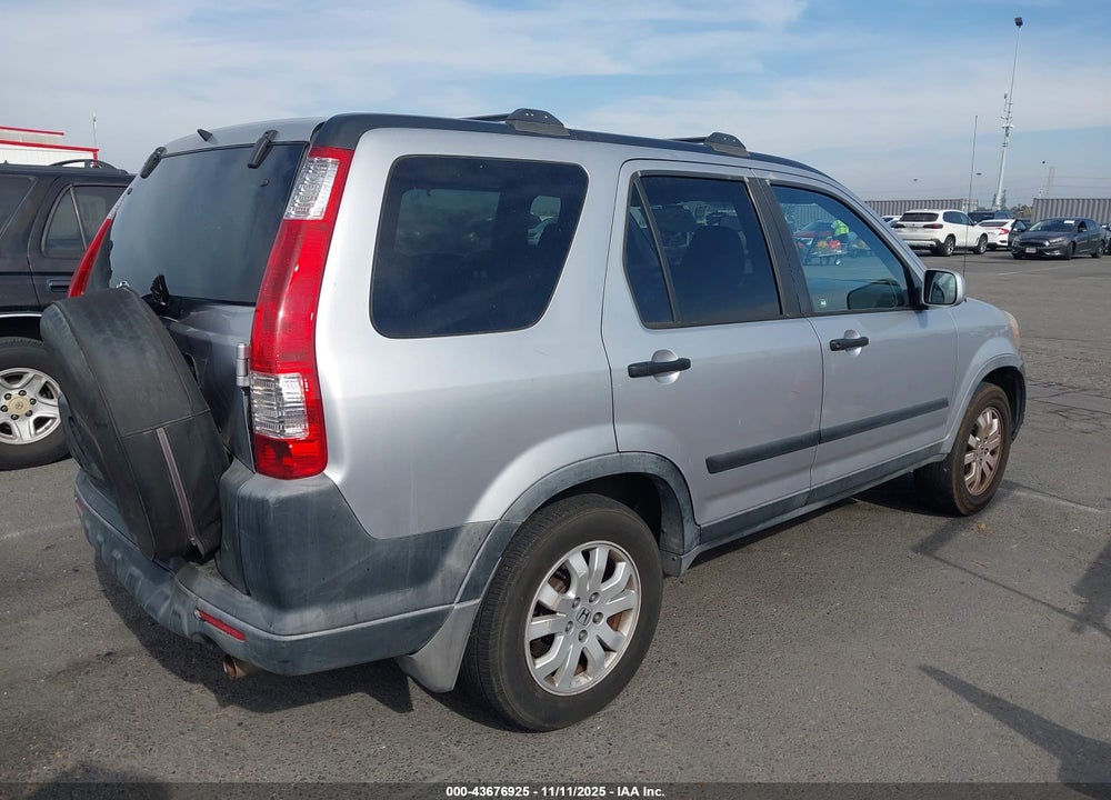 2005 HONDA CR-V EX VIN: JHLRD78805C015220