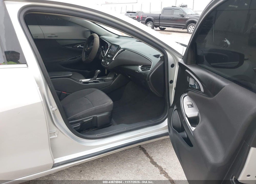 2019 CHEVROLET MALIBU LT VIN: 1G1ZD5ST7KF217957