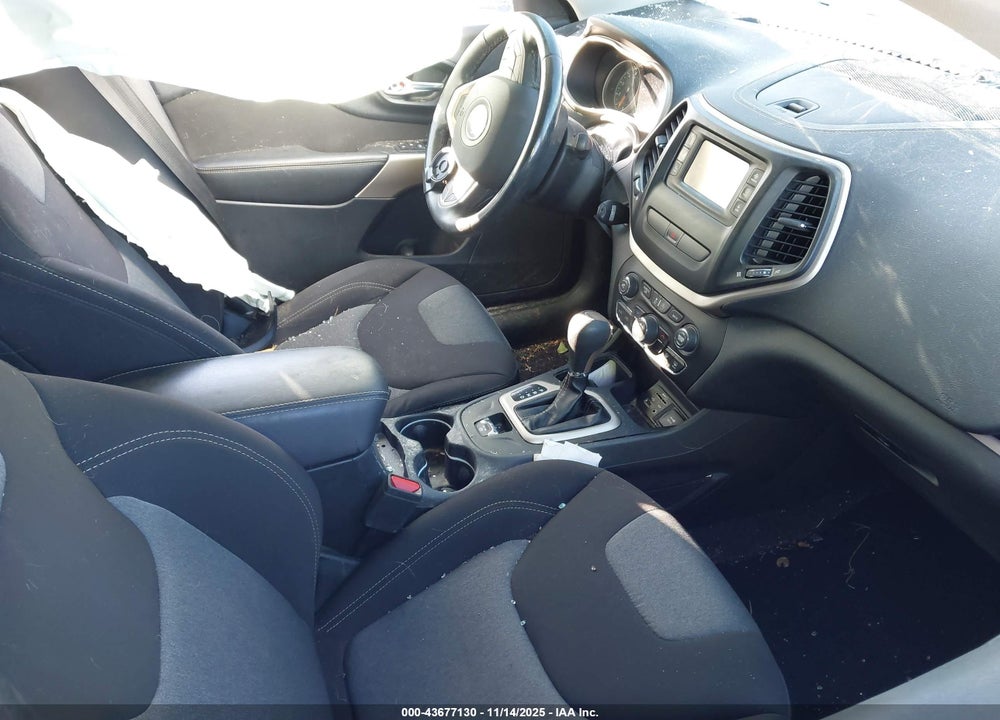 2018 JEEP CHEROKEE LATITUDE 4X4 VIN: 1C4PJMCX2JD603604