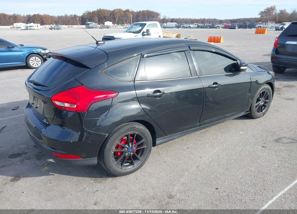 2015 FORD FOCUS SE VIN: 1FADP3K24FL239724