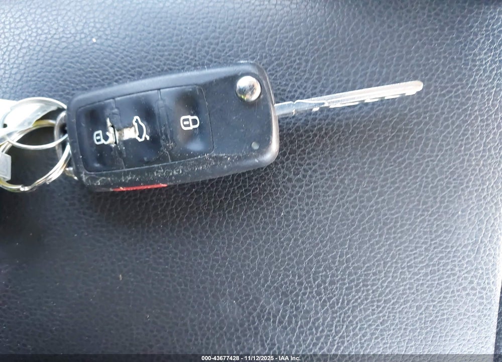 2014 VOLKSWAGEN JETTA 1.8T SE VIN: 3VWD17AJ2EM302163
