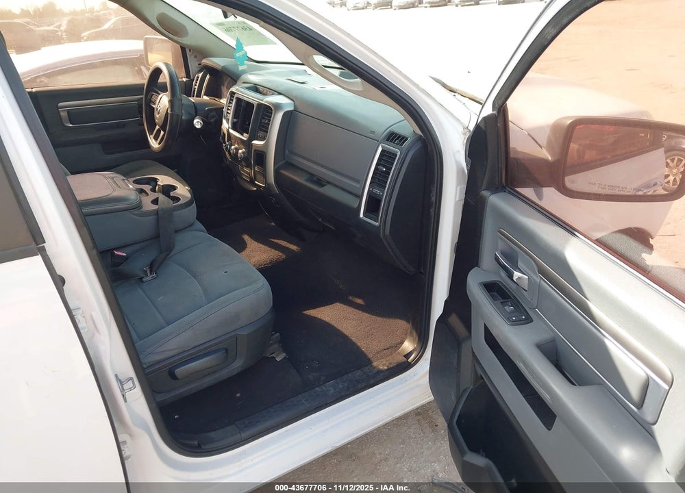 2013 RAM 1500 VIN: 1C6RR6GP4DS602727