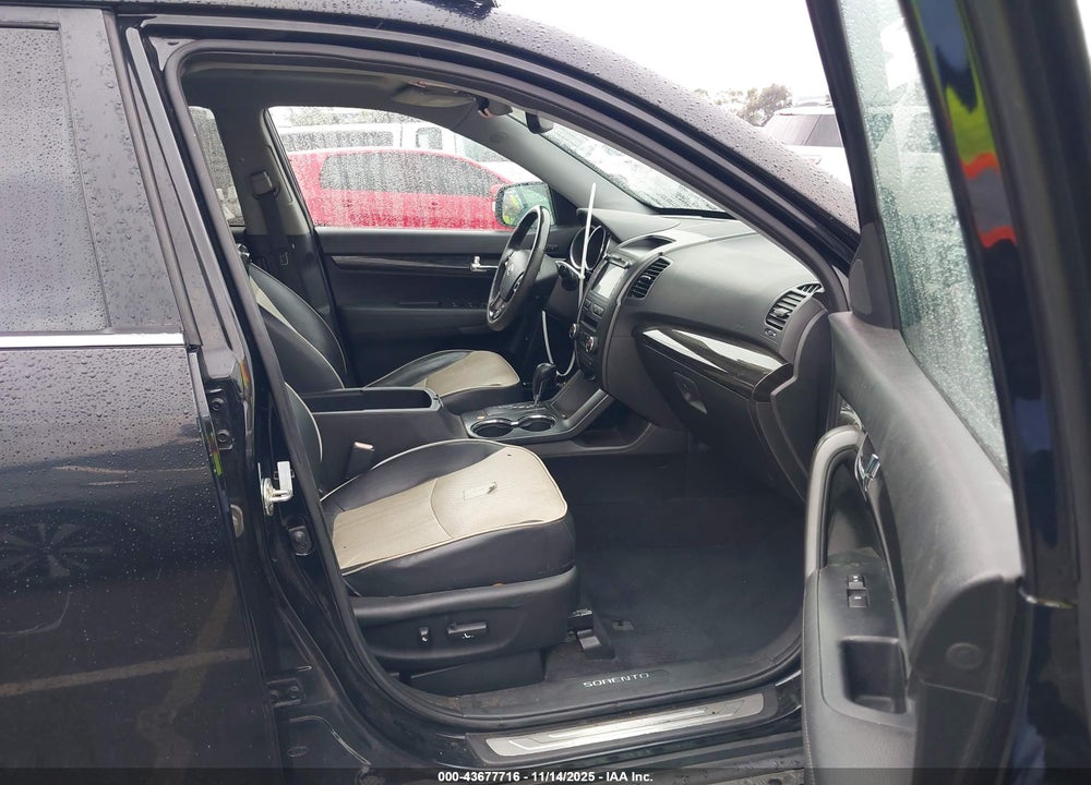 2012 KIA SORENTO SX V6 VIN: 5XYKW4A22CG301060