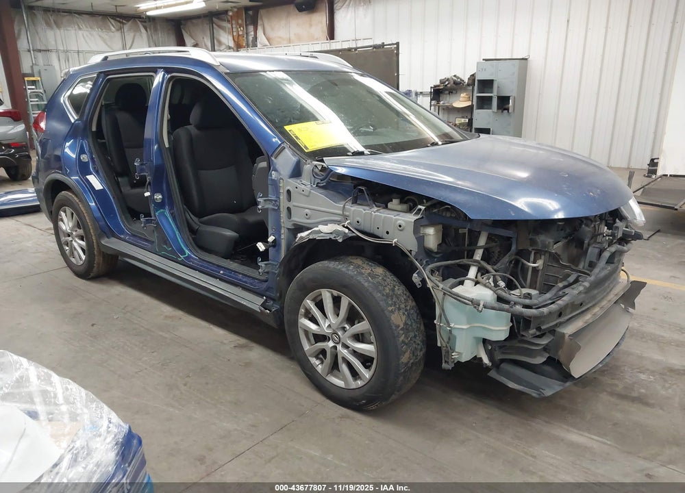 2018 NISSAN ROGUE SV VIN: KNMAT2MTXJP509789