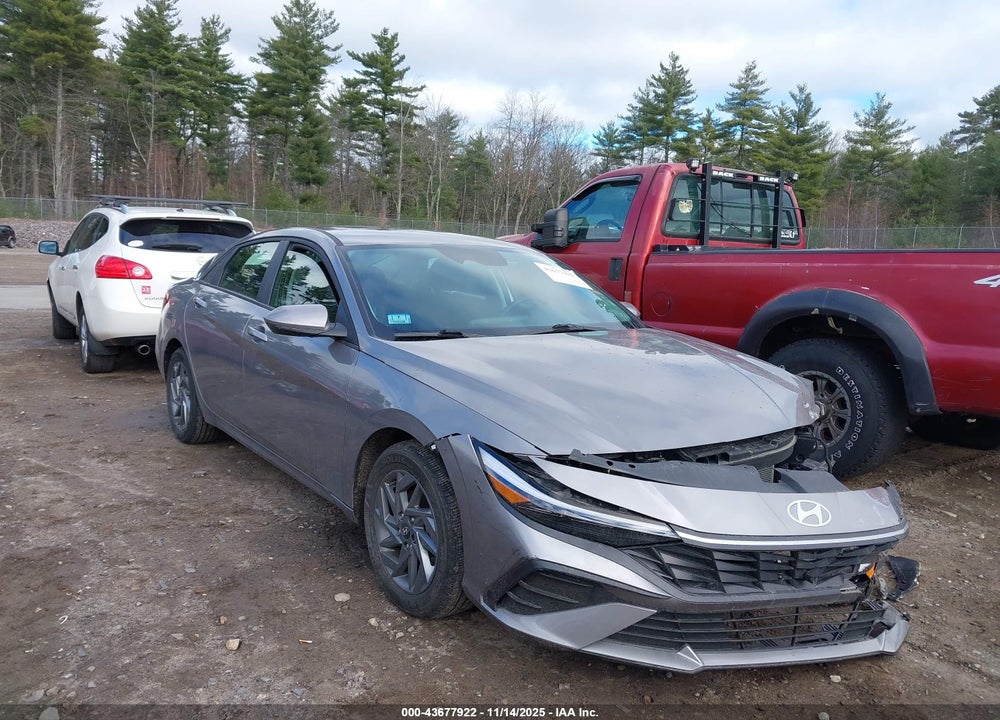 2024 HYUNDAI ELANTRA SEL VIN: KMHLM4DG1RU696286