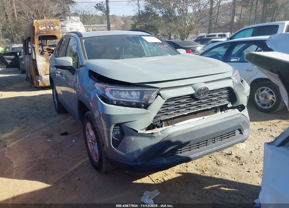 2021 TOYOTA RAV4 XLE VIN: 2T3W1RFV3MW103770