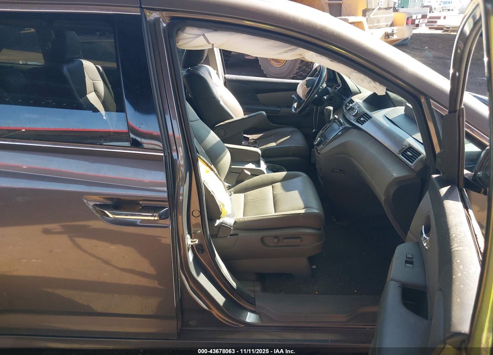 2016 HONDA ODYSSEY TOURING/TOURING ELITE VIN: 5FNRL5H95GB156237