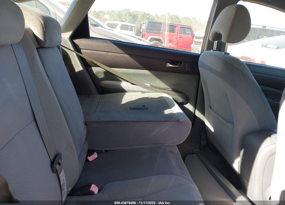 2005 TOYOTA PRIUS VIN: JTDKB20U257037311