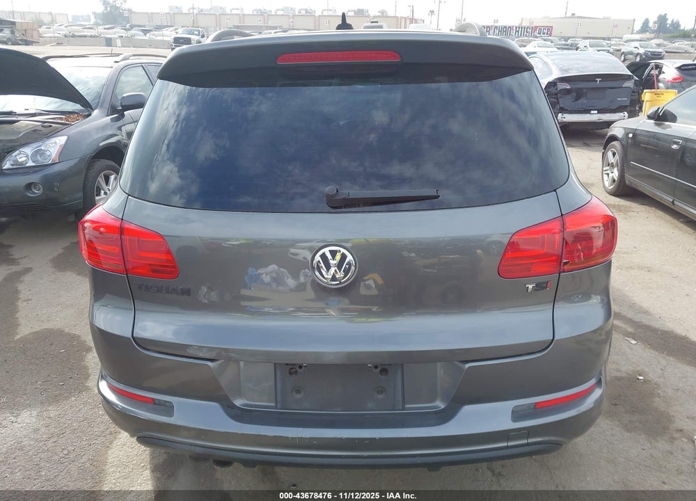 2016 VOLKSWAGEN TIGUAN R-LINE VIN: WVGAV7AX3GW616546