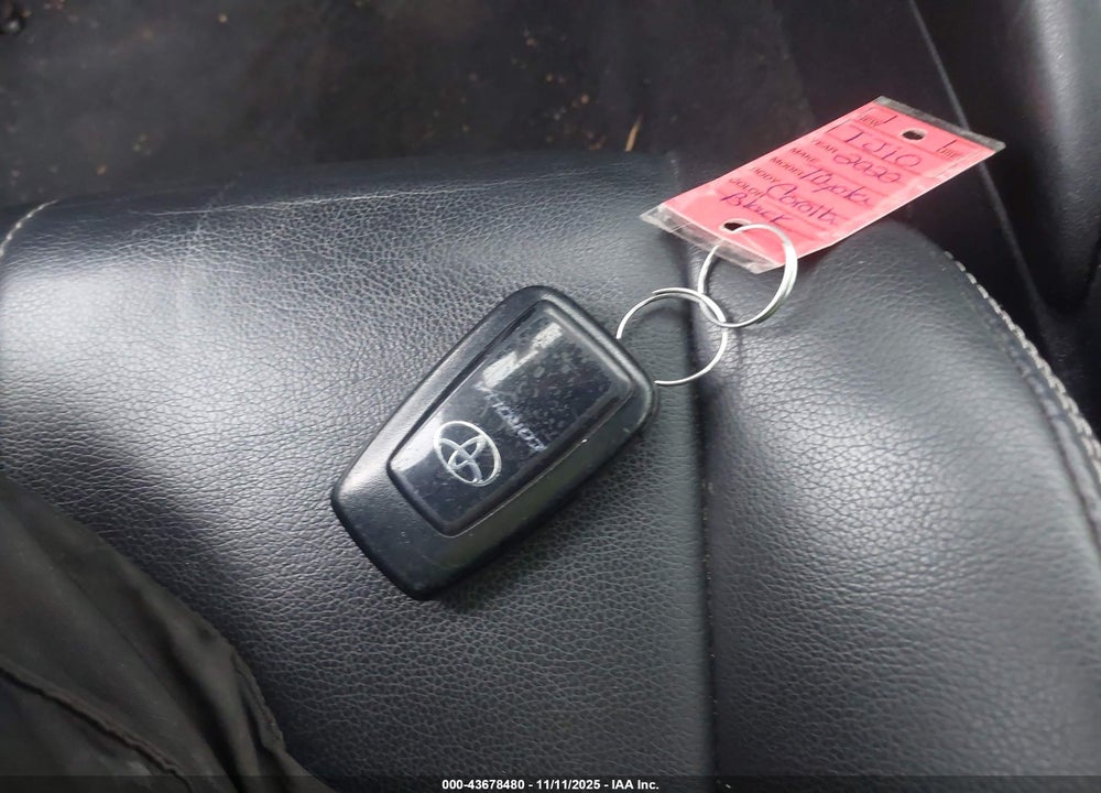 2020 TOYOTA COROLLA XLE VIN: 5YFFPRAE1LP015959