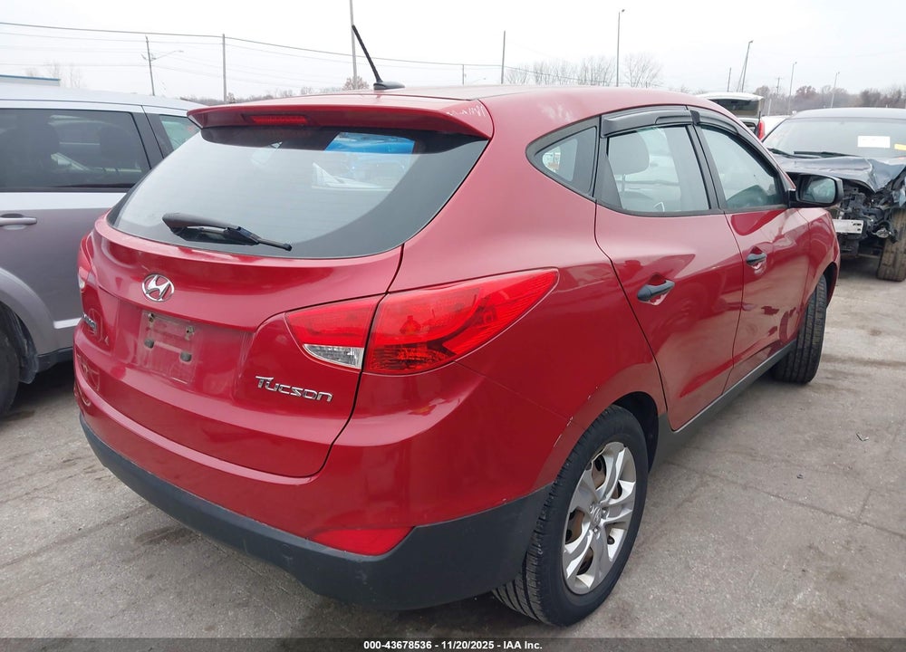 2011 HYUNDAI TUCSON GL VIN: KM8JT3AB3BU198903