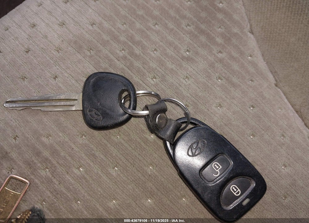 2005 HYUNDAI TUCSON GLS/LX VIN: KM8JN72D75U145806