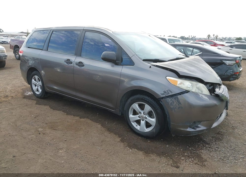 2011 TOYOTA SIENNA VIN: 5TDKA3DC7BS008205
