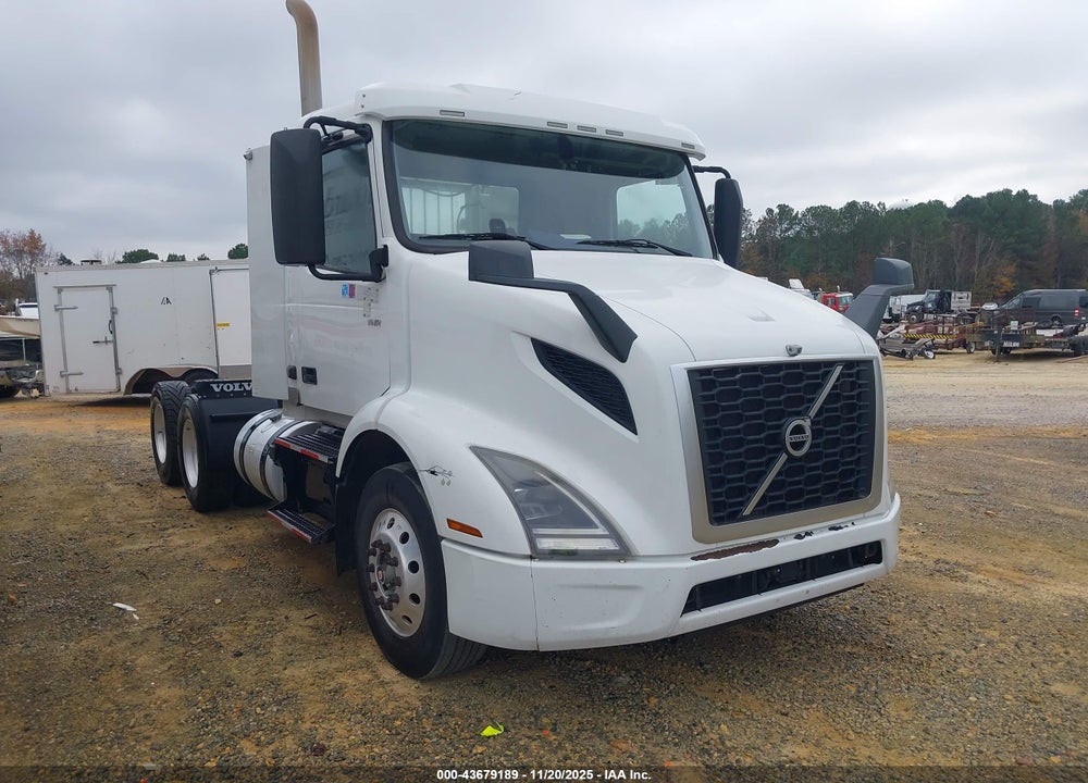 2020 VOLVO VNR VIN: 4V4WC9DG5LN257020