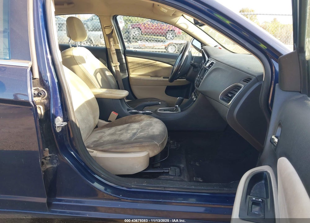 2013 CHRYSLER 200 VIN: 1C3CCBBB5DN624324
